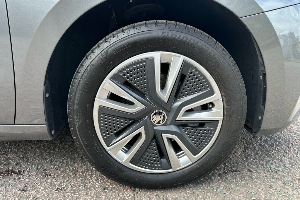 Skoda Fabia 1.0 Tsi 110 Se L Grey #5