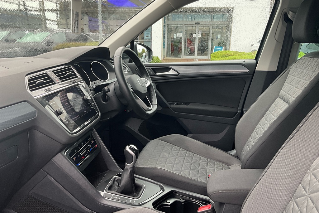 Volkswagen Tiguan 1.5 Tsi 150 Life Grey #2