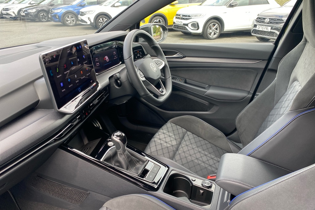 Volkswagen Golf 1.5 Tsi 150 R-line GL25XRE Black #2