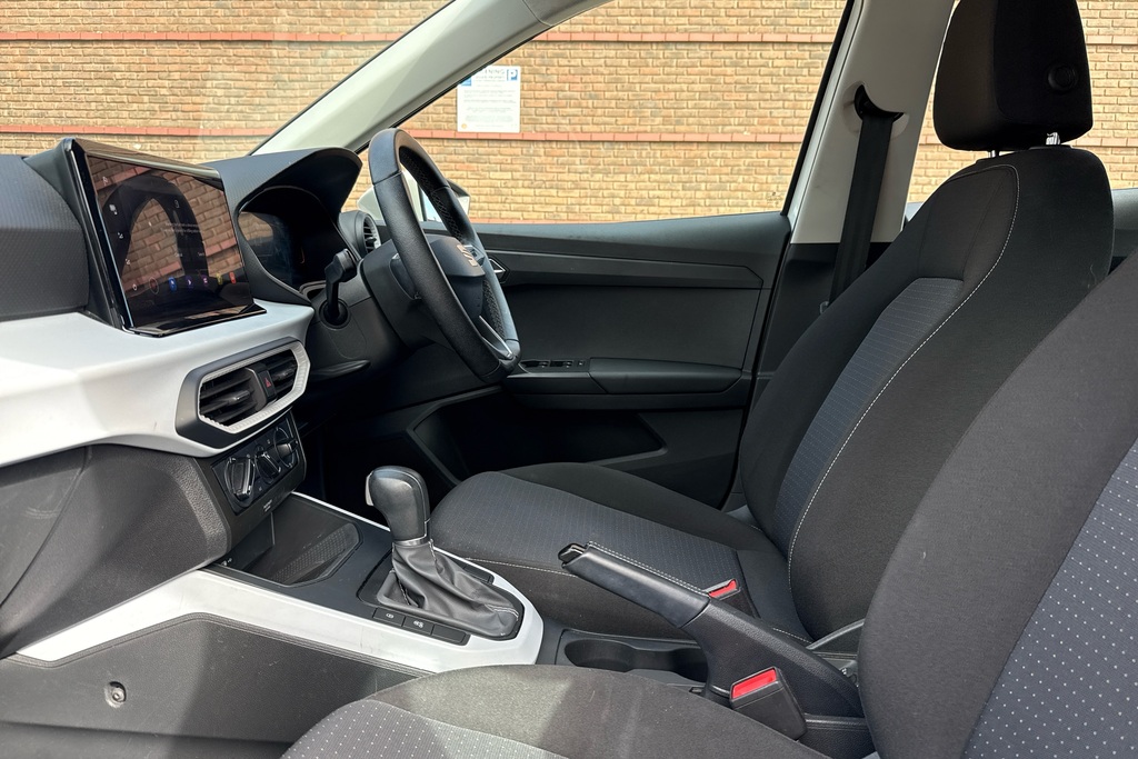 Seat Arona 1.0 Tsi 110 Se Technology Dsg OY24EGE White #6