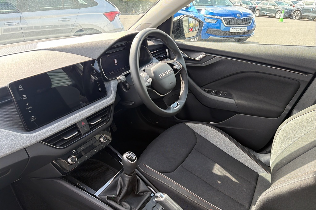 Skoda Scala 1.0 Tsi 116 Se Edition GL75CJO Black #2