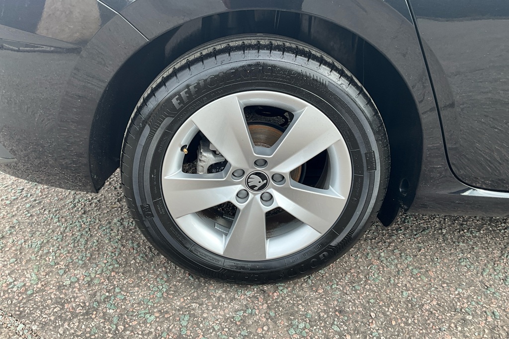 Skoda Scala 1.0 Tsi 116 Se Edition Dsg Black #5