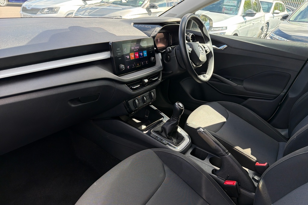 Skoda Fabia 1.0 Tsi Colour Edition White #2