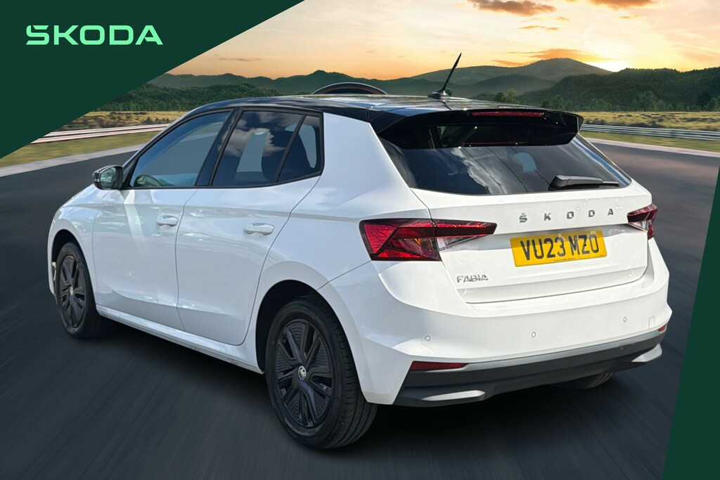 Skoda Fabia 1.0 Tsi Colour Edition White #3