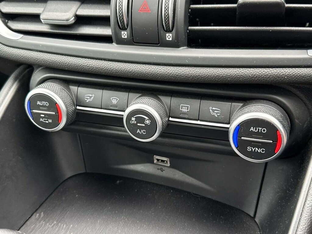 Alfa Romeo Giulia Black #49