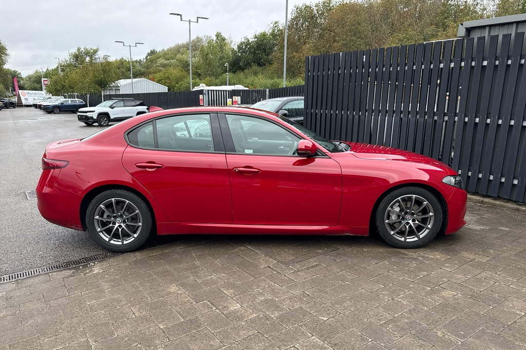 Alfa Romeo Giulia Black #73