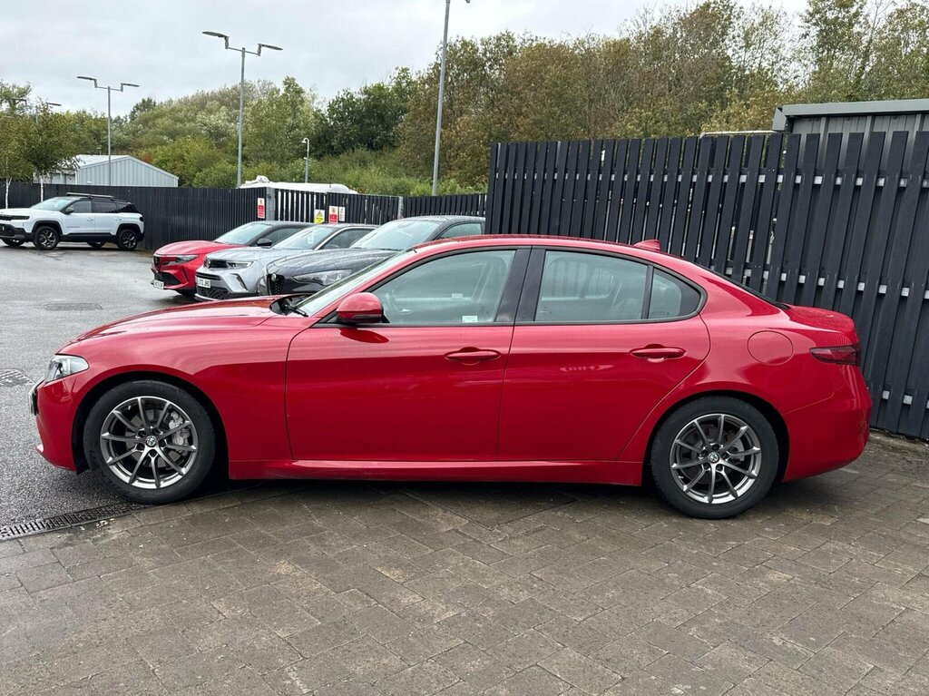 Alfa Romeo Giulia Black #9
