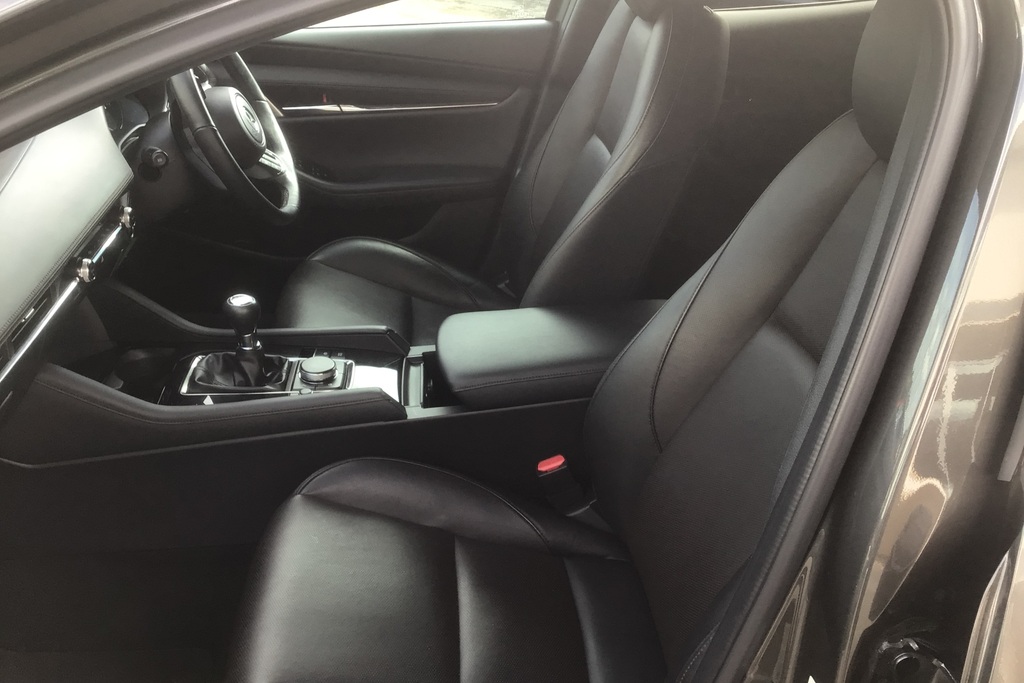 Mazda 3 2.0 E-skyactiv G Mhev Takumi BX73YTC Grey #6