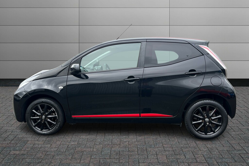 Toyota Aygo Hatchback 1.0 Red #9