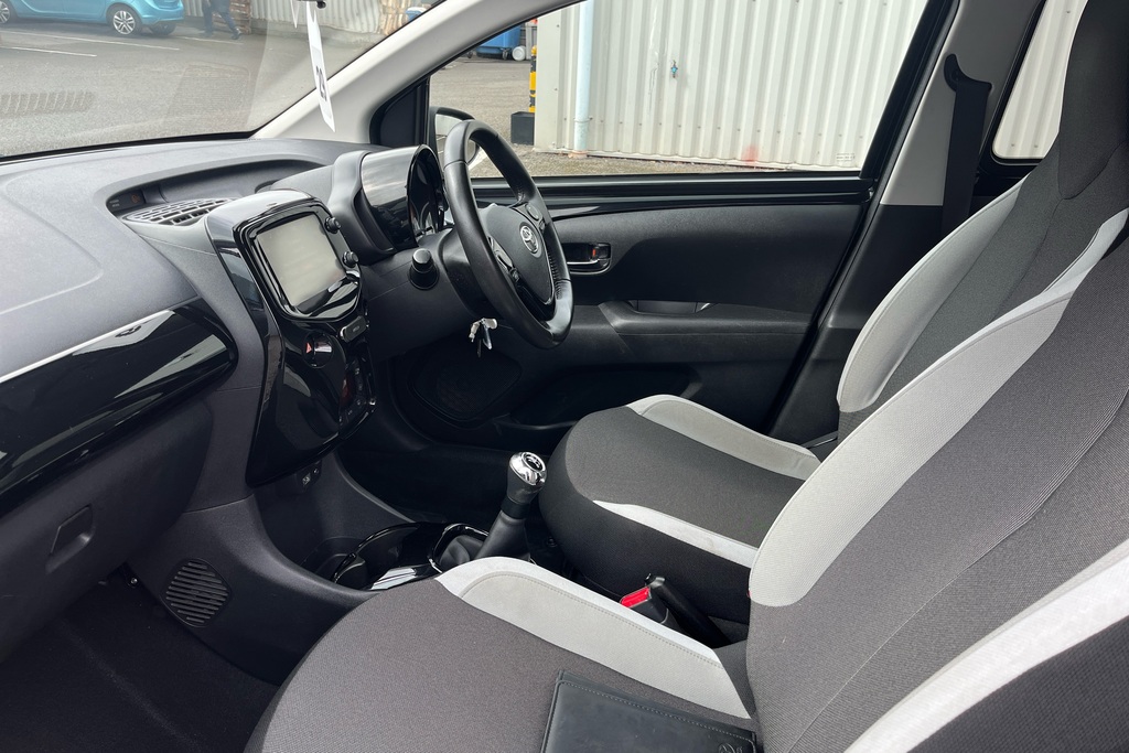 Toyota Aygo 1.0 Vvt-i X-press Black #6