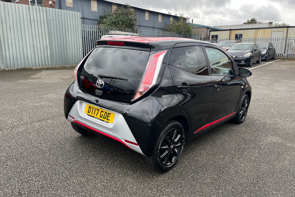 Toyota Aygo Hatchback 1.0 Red #38