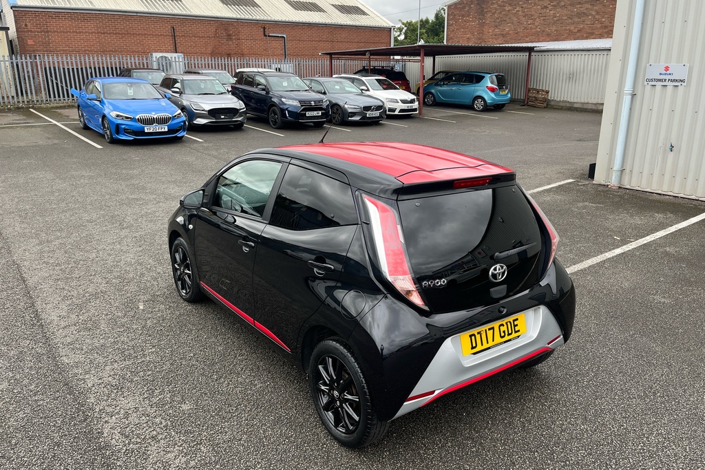 Toyota Aygo Hatchback 1.0 Red #37