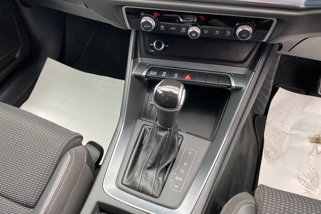 Audi Q3 Tdi S Line Black #14