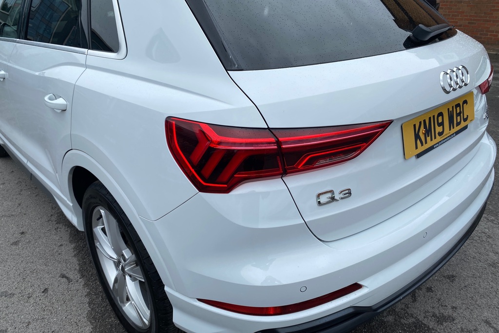 Audi Q3 Tdi S Line Black #40