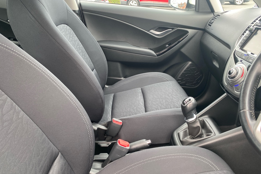 Hyundai Ix20 Se Red #19