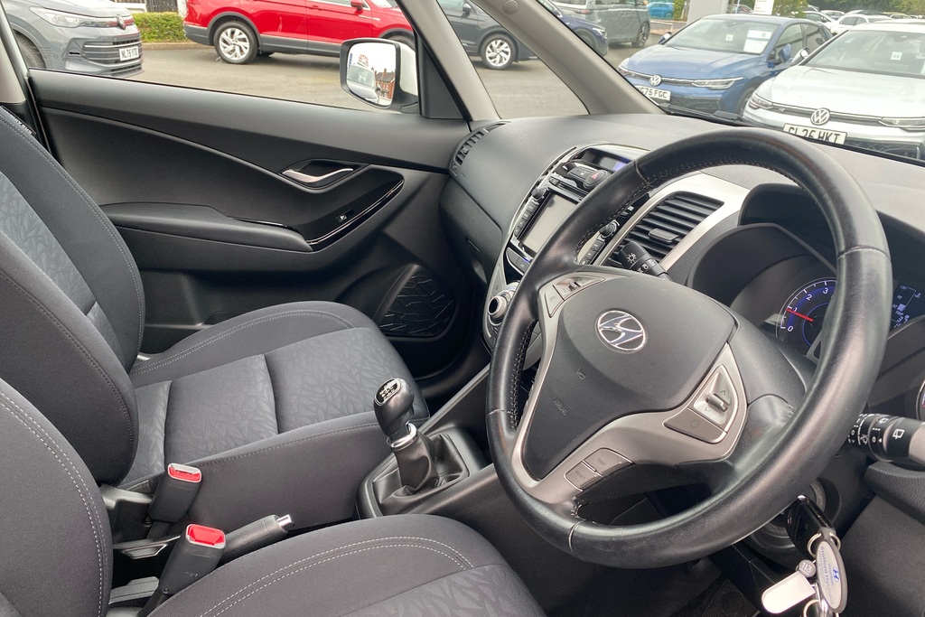 Hyundai Ix20 1.6 Se Nav White #6