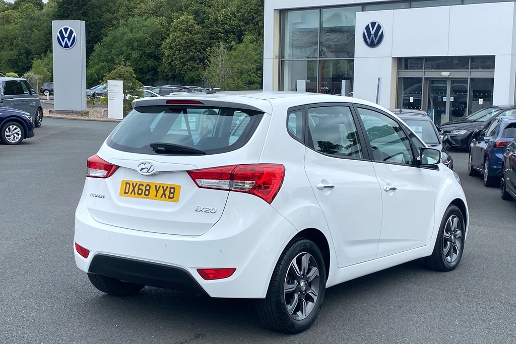Hyundai Ix20 Se Red #18