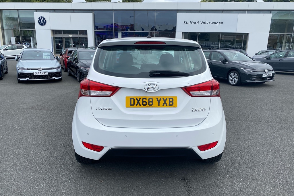 Hyundai Ix20 Se Red #17