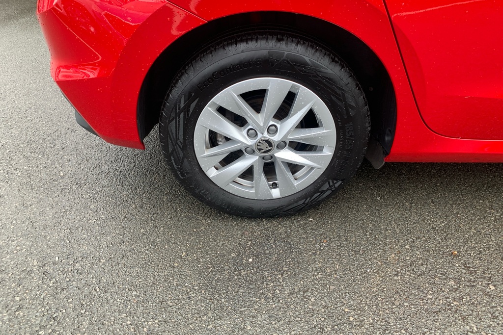 Skoda Fabia 1.0 Tsi 110 Se Comfort Red #5