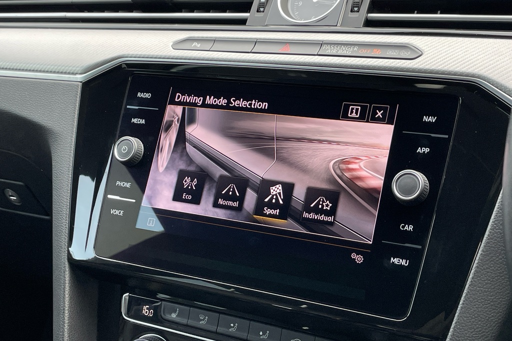 Volkswagen Arteon Hatchback  #31