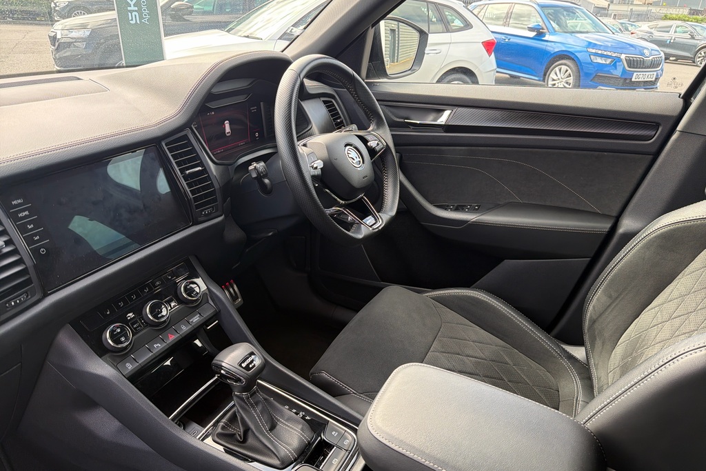 Skoda Kodiaq 2.0 Tdi 200 Sport Line 4X4 Dsg 7 Seat Black #2