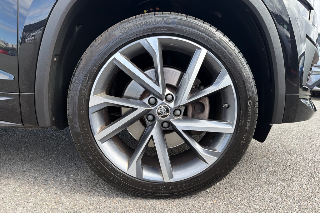 Skoda Kodiaq 2.0 Tdi 200 Sport Line 4X4 Dsg 7 Seat Black #5