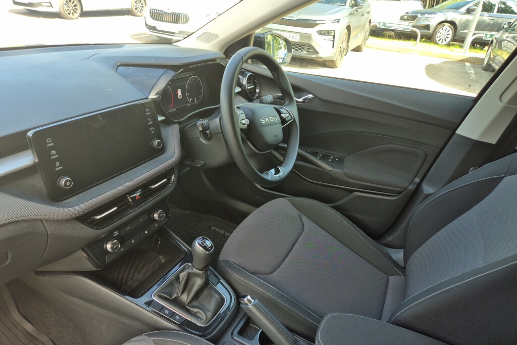 Skoda Fabia 1.0 Tsi 116 Design Edition Black #2