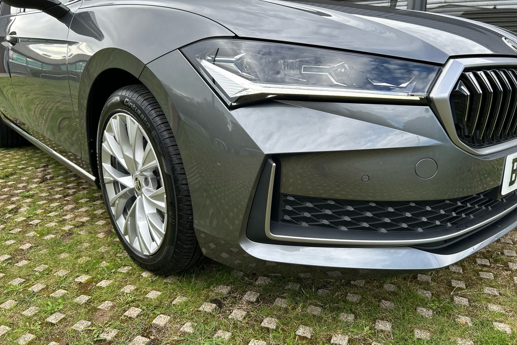 Skoda Superb 1.5 Tsi E-tec Se Technology Dsg Silver #9