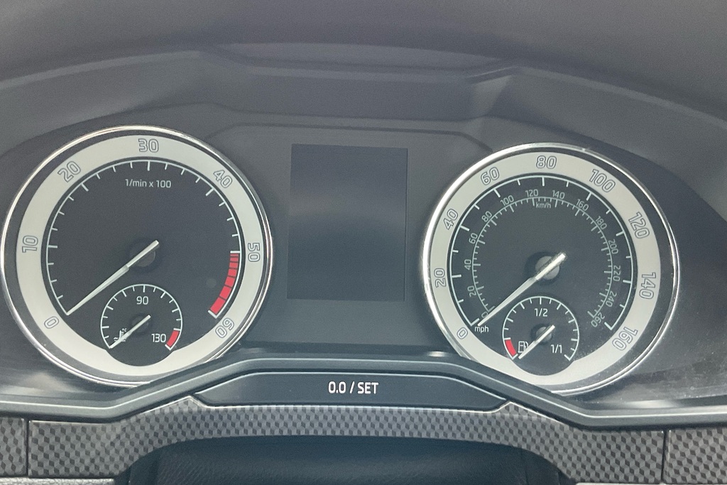 Skoda Superb 2.0 Tdi Cr Se Technology Grey #14