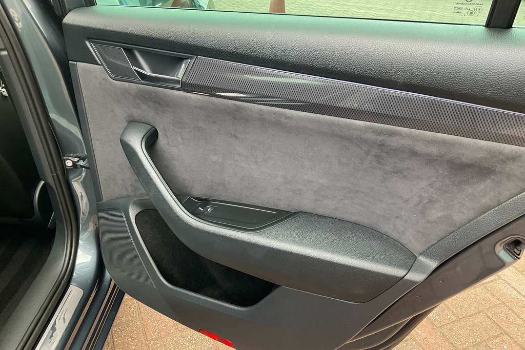 Skoda Superb 2.0 Tdi Cr Se Technology Grey #18