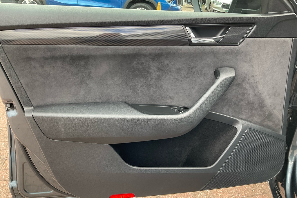 Skoda Superb 2.0 Tdi Cr Se Technology Grey #32