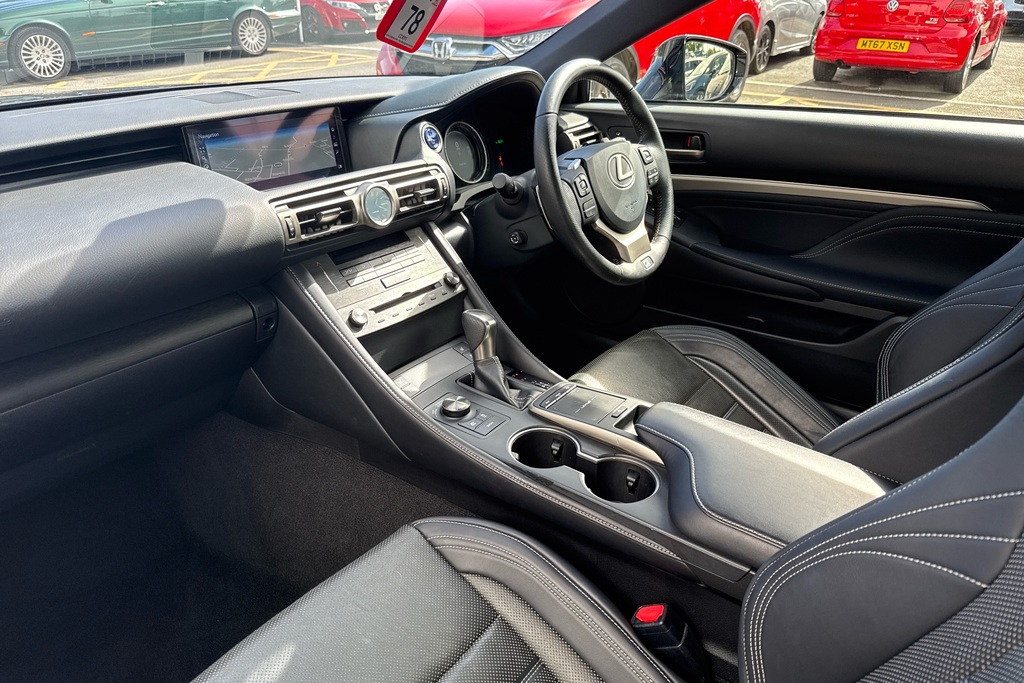 Lexus RC 300H 2.5 F-sport Cvt Black #2