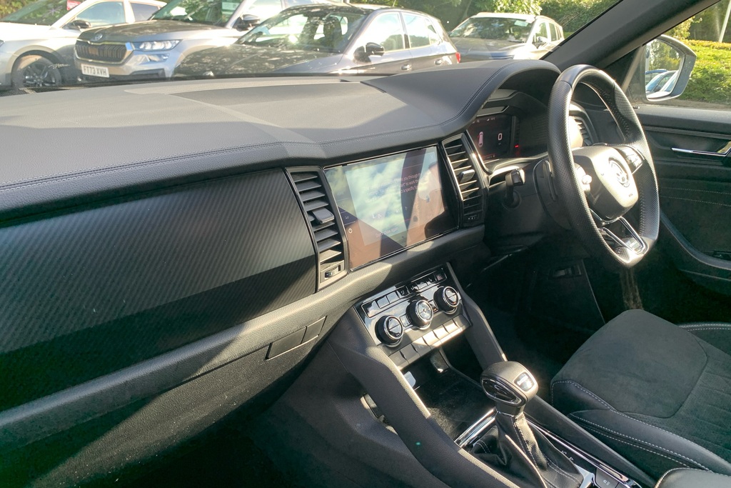 Skoda Kodiaq 1.5 Tsi Sport Line Dsg 7 Seat Black #2