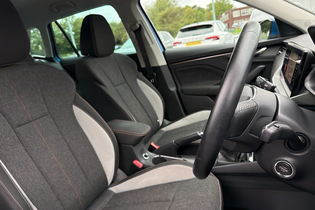 Skoda Kamiq Tsi Se Silver #32