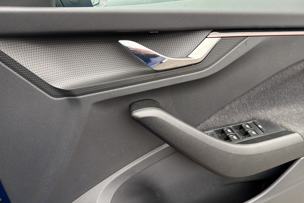 Skoda Kamiq Tsi Se Silver #31
