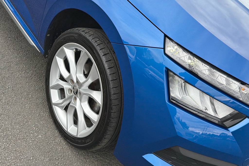 Skoda Kamiq Tsi Se Silver #9