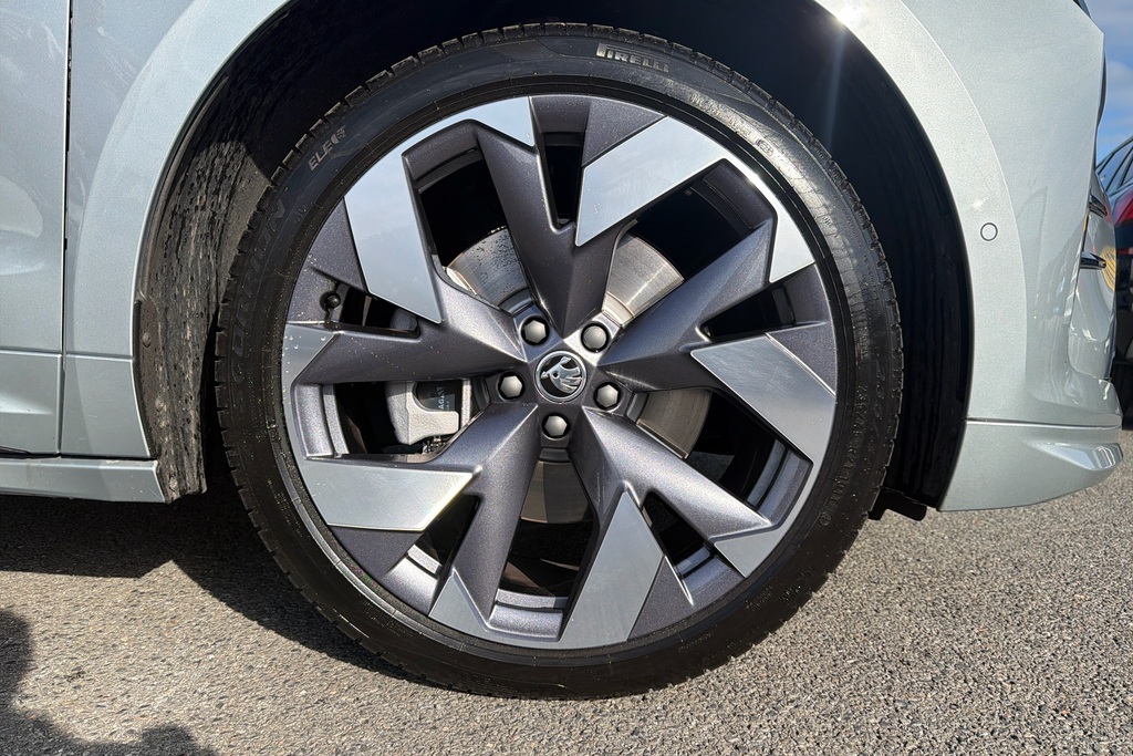 Skoda ENYAQ 210Kw 85 Sportline 84Kwh Silver #5