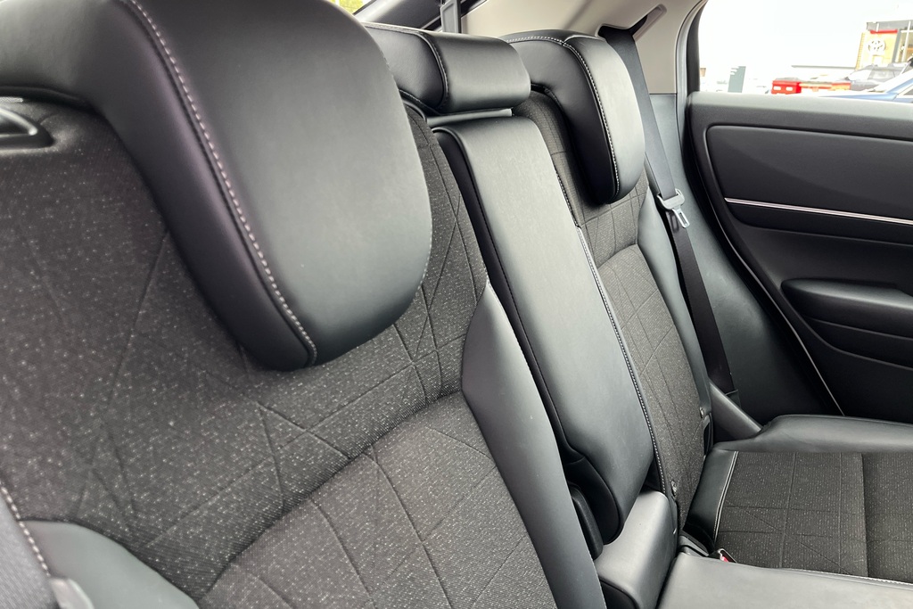 Honda Hr-V Elegance I-mmd Cvt Grey #47
