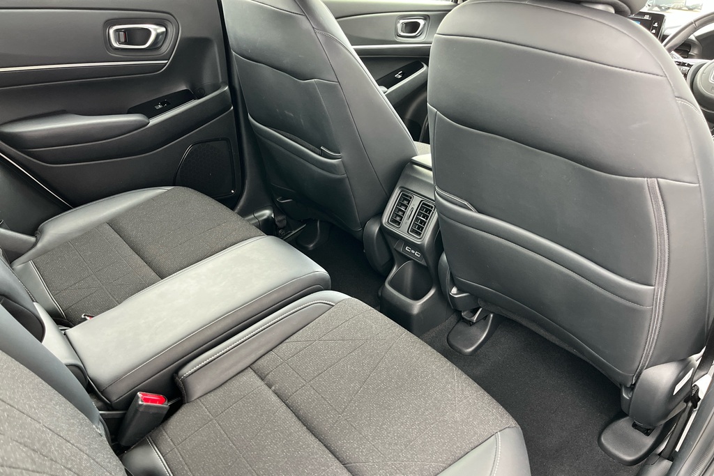 Honda Hr-V Elegance I-mmd Cvt Grey #48