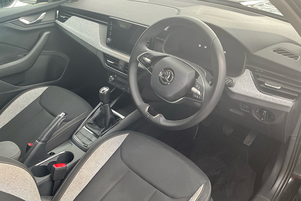 Skoda Kamiq 1.0 Tsi 95 Se Black #6