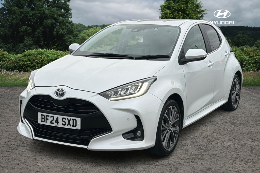 Toyota Yaris 1.5 Hybrid Excel Cvt White #4