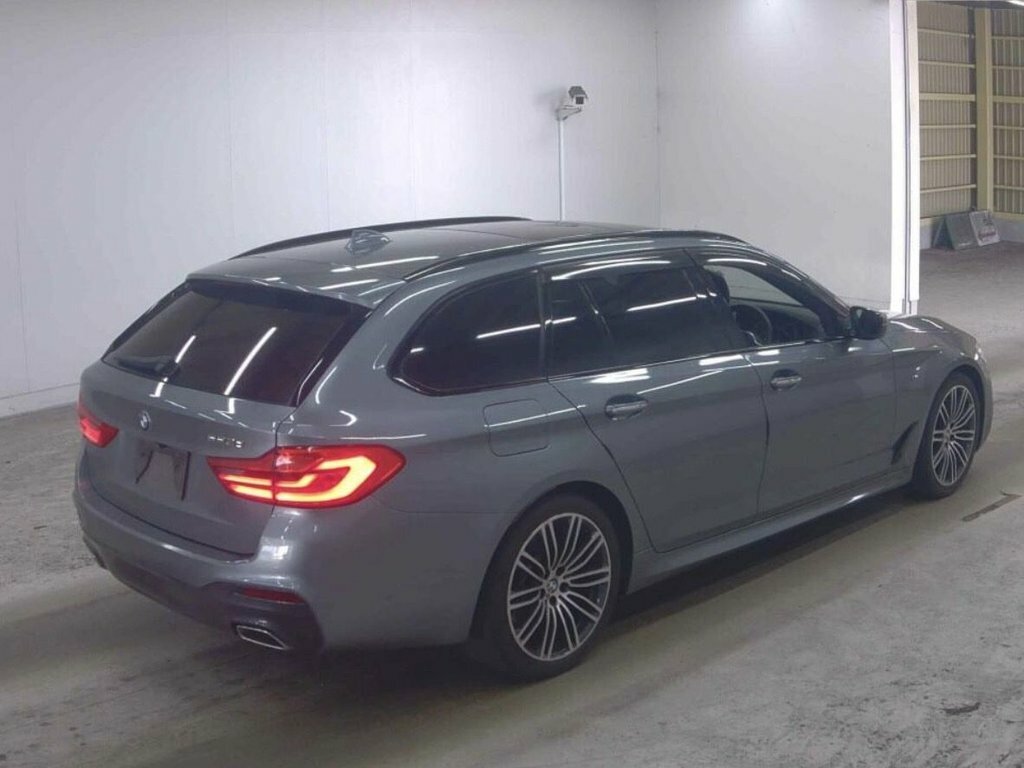 BMW 5 Series 2L M Sport Grey #4