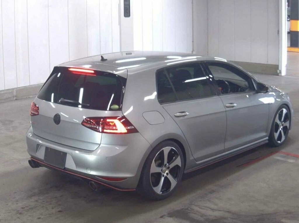 Volkswagen Golf 2L Gti Silver #4