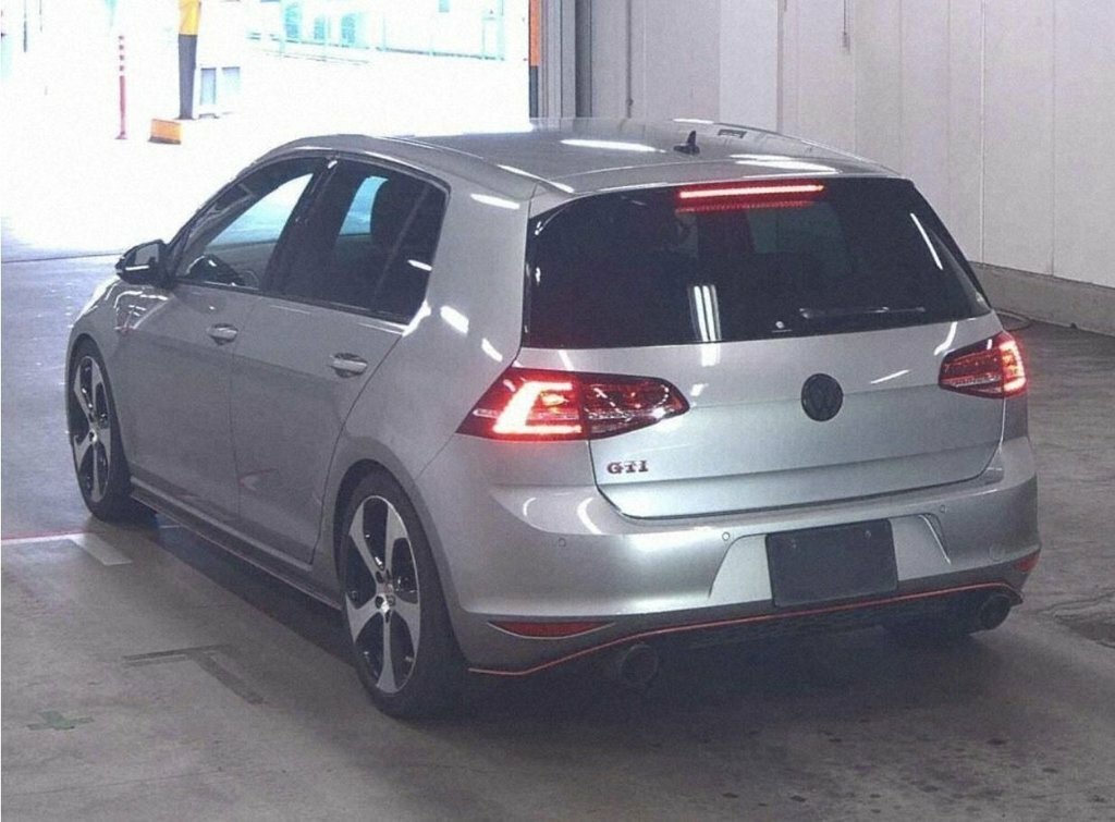 Volkswagen Golf 2L Gti Silver #3
