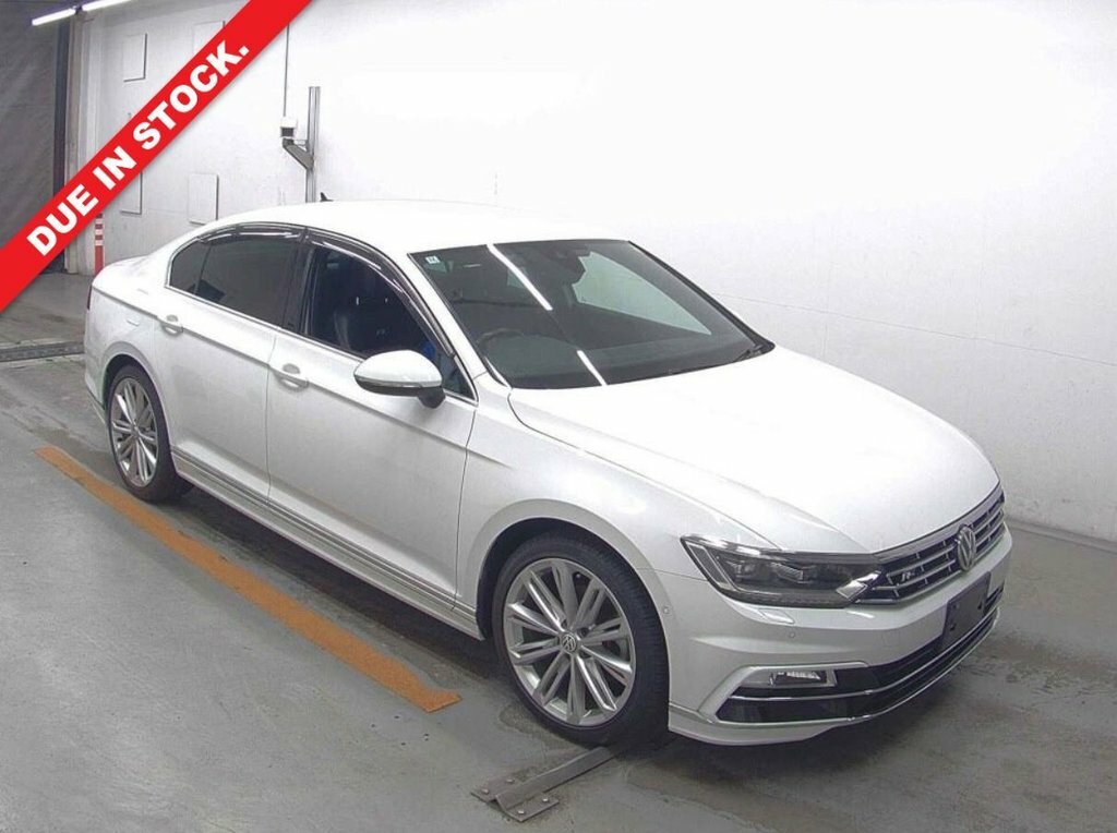 Volkswagen Passat 1.5L R-line White