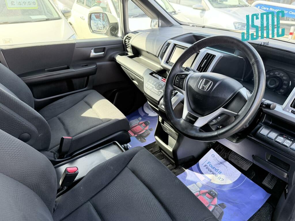 Honda StepWagon Spada Z White #3