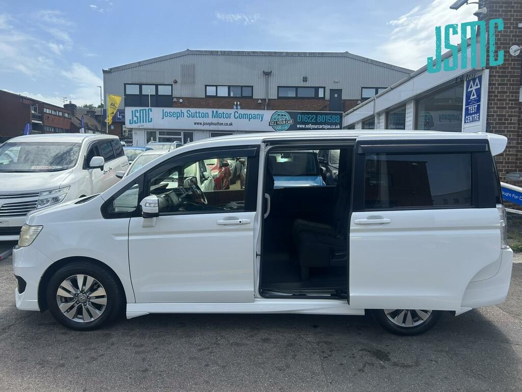 Honda StepWagon Other White #5