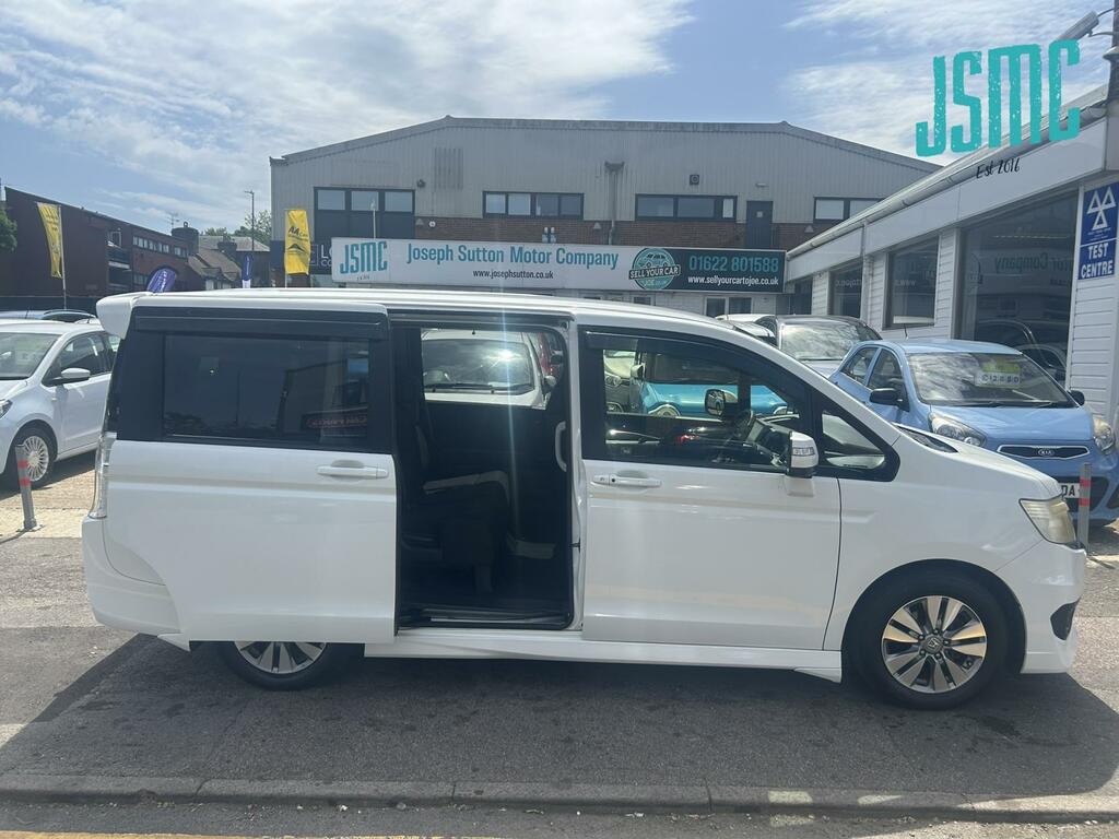 Honda StepWagon Other White #6