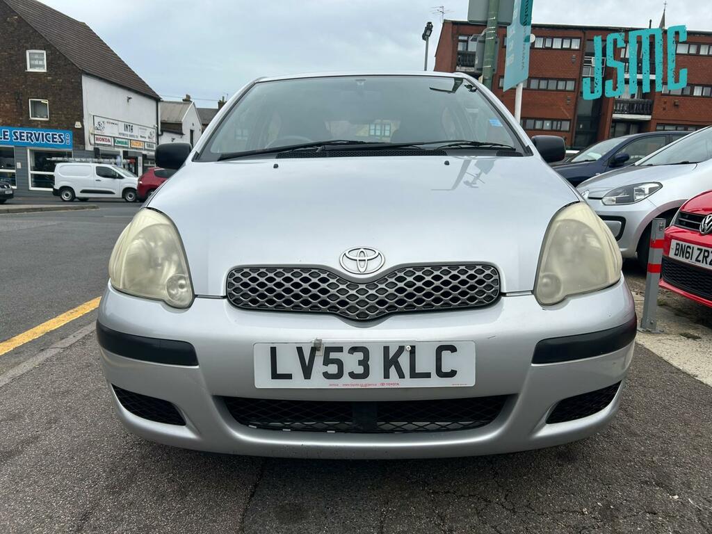 Toyota Yaris Hatchback Silver #8