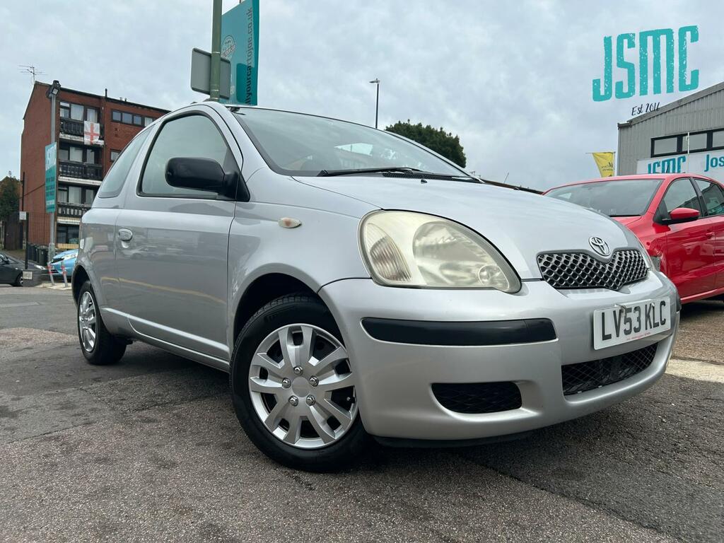 Toyota Yaris Hatchback Silver #17